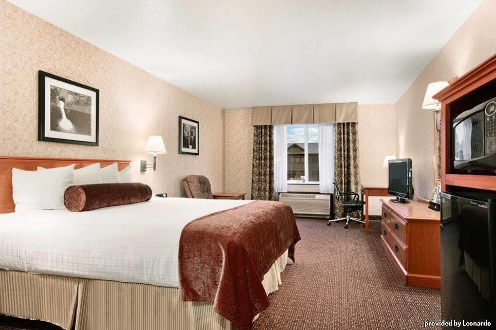 Best Western PLUS Cascade Inn&Suites Troutdale Habitación foto