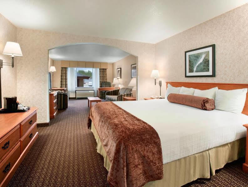 Best Western PLUS Cascade Inn&Suites Troutdale Exterior foto